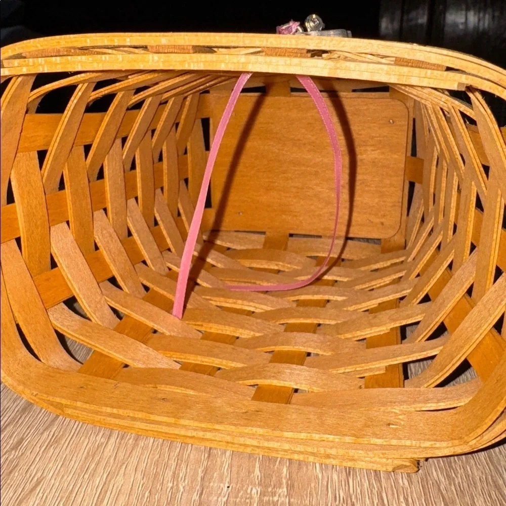 Longaberger handmade basket small pocket broken trim comes with pin 2004  HOPE